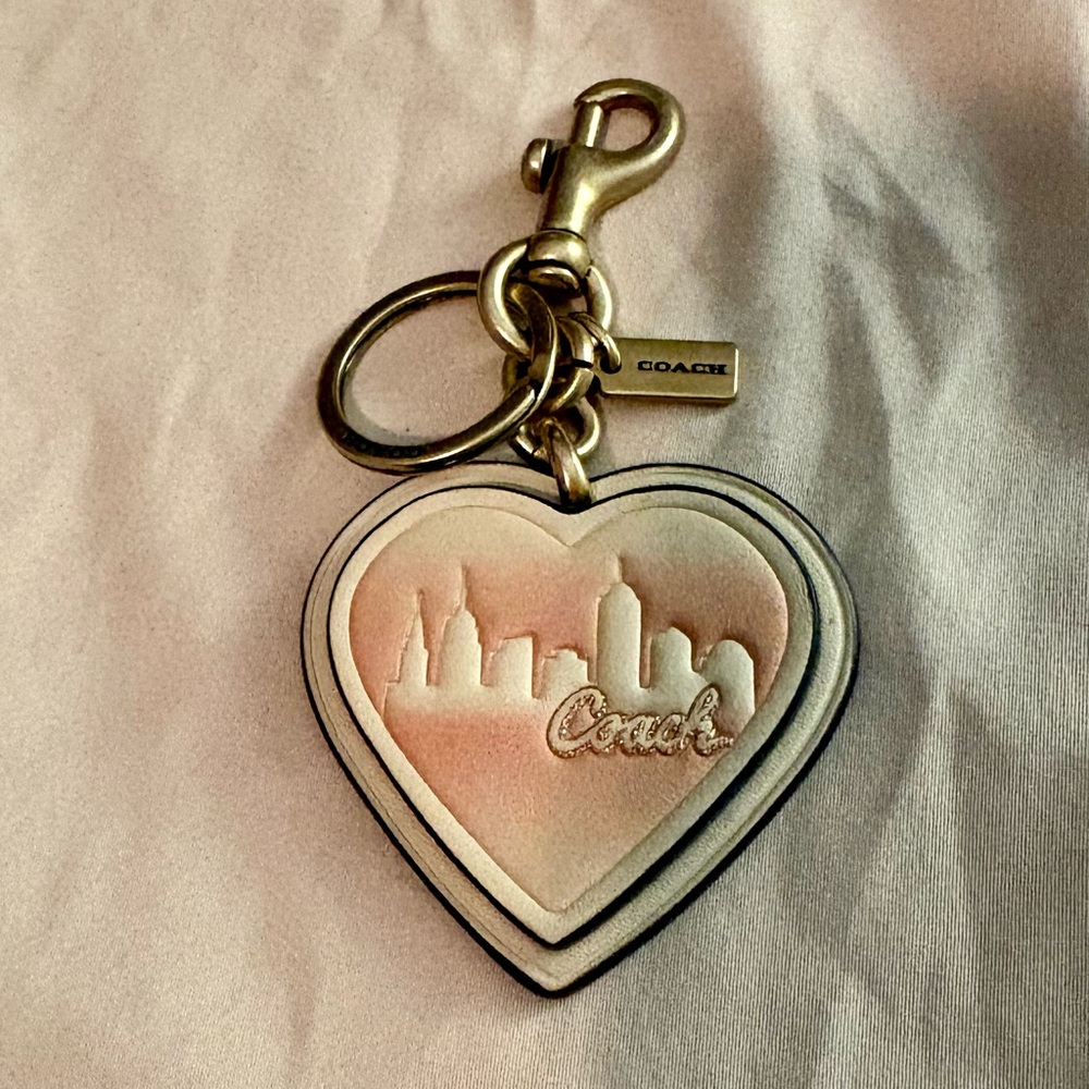 Coach x Jennifer Lopez Heart Bag – NYC Skyline